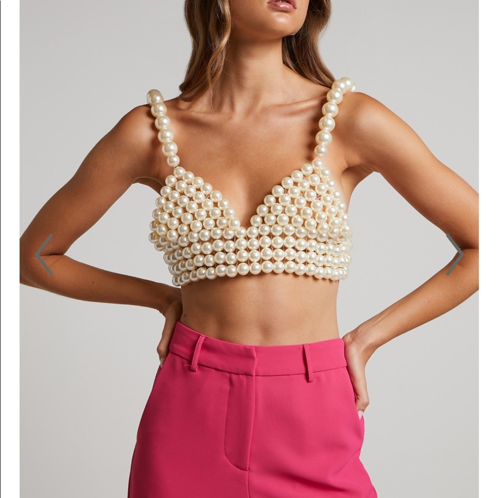 DARIA TOP - PEARL V NECK CHAIN DETAIL BRALETTE